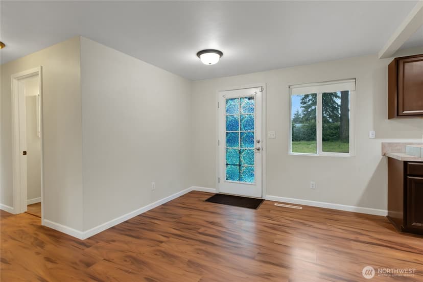 Property photo for 9022 Lorraine Avenue S, Lakewood photo 6