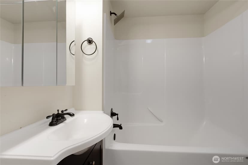 Property photo for 9022 Lorraine Avenue S, Lakewood photo 17