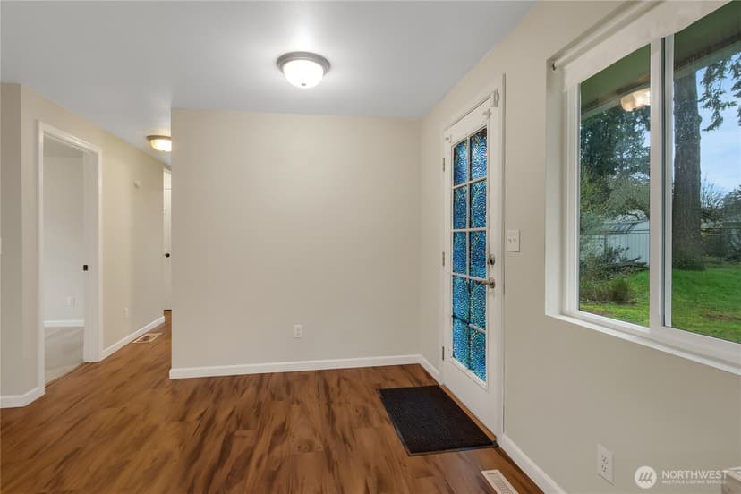 Property photo for 9022 Lorraine Avenue S, Lakewood photo 14