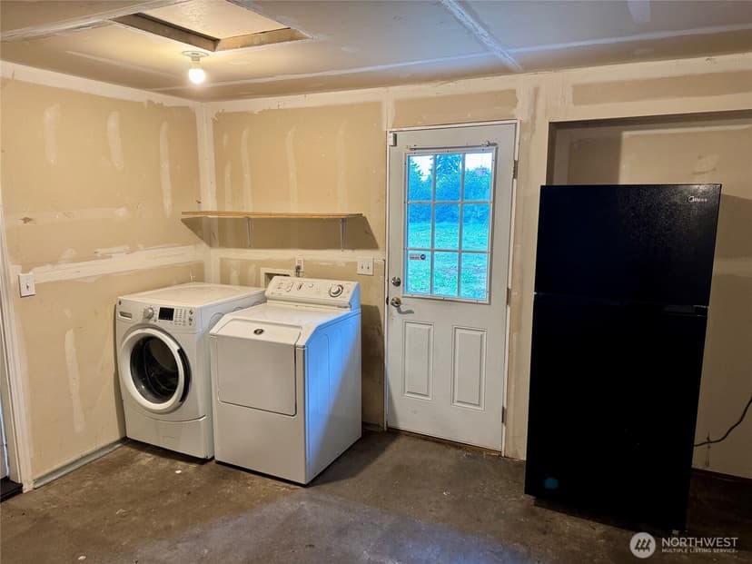 Property photo for 9022 Lorraine Avenue S, Lakewood photo 27