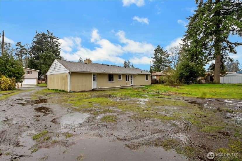 Property photo for 9022 Lorraine Avenue S, Lakewood photo 23