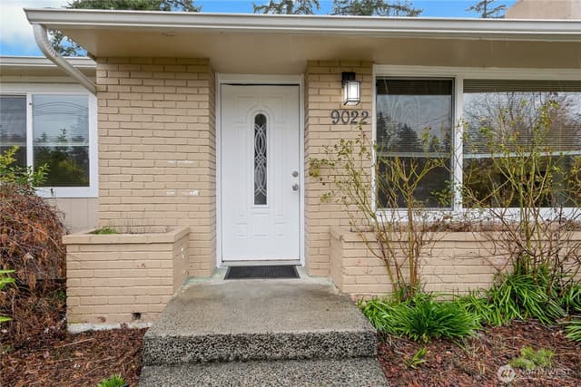 Property photo for 9022 Lorraine Avenue S, Lakewood photo 3