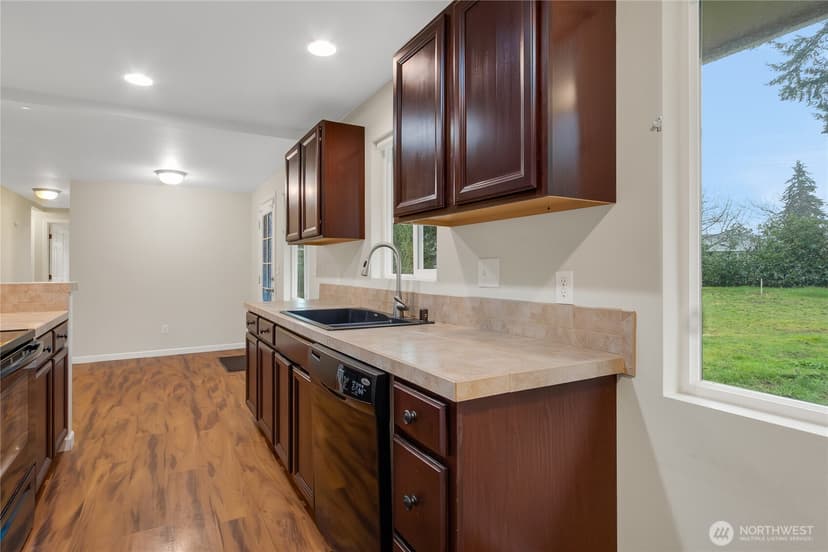 Property photo for 9022 Lorraine Avenue S, Lakewood photo 13