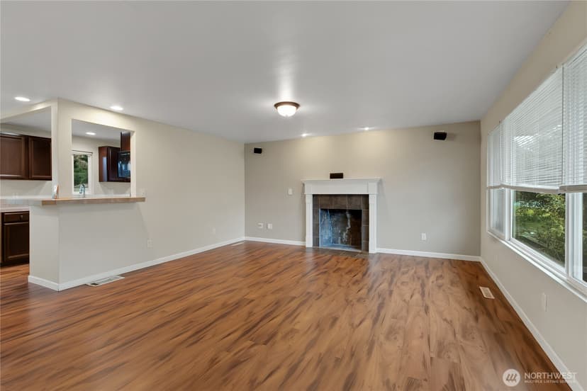 Property photo for 9022 Lorraine Avenue S, Lakewood photo 4