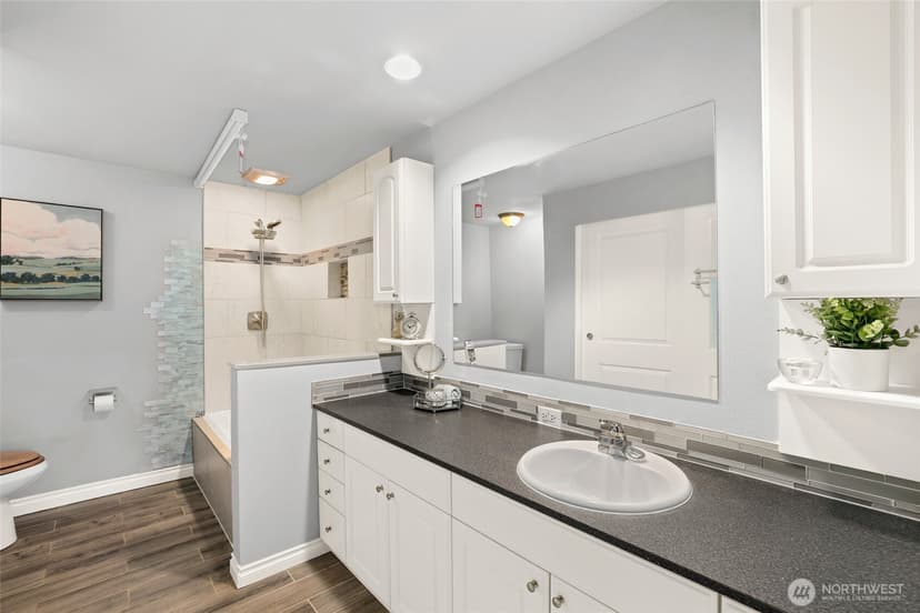 Property photo for 20604 4th Avenue S, Des Moines photo 14