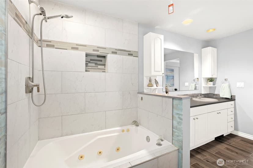 Property photo for 20604 4th Avenue S, Des Moines photo 15