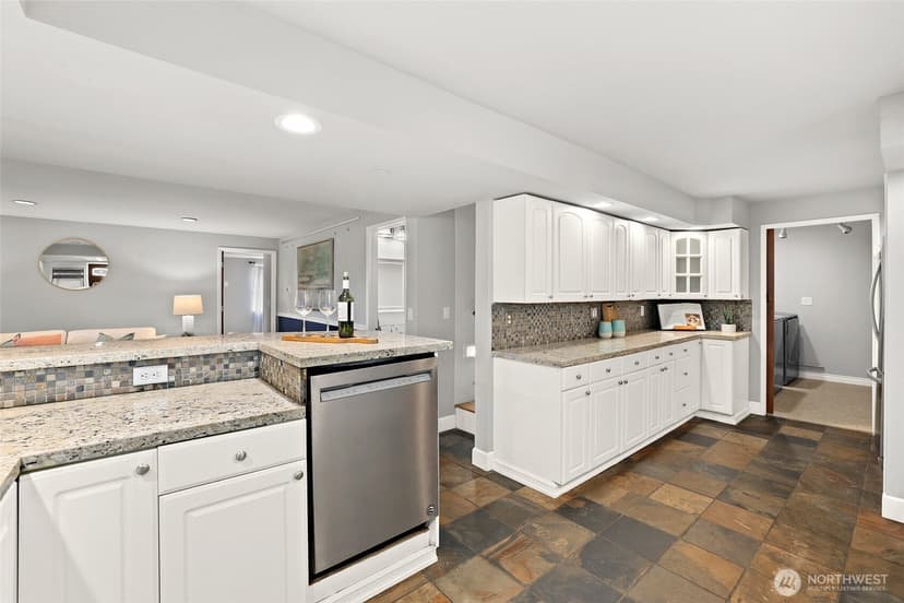 Property photo for 20604 4th Avenue S, Des Moines photo 10