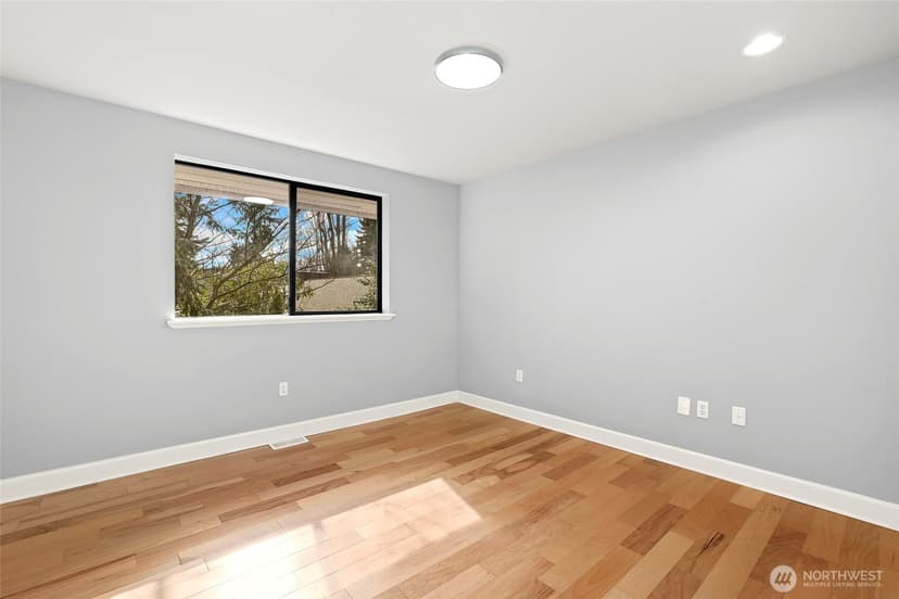 Property photo for 20604 4th Avenue S, Des Moines photo 23