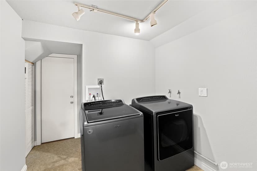 Property photo for 20604 4th Avenue S, Des Moines photo 19