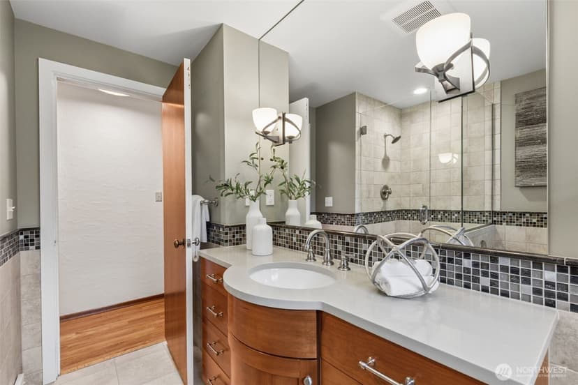 Property photo for 18502 Normandy Terrace SW, Normandy Park photo 14