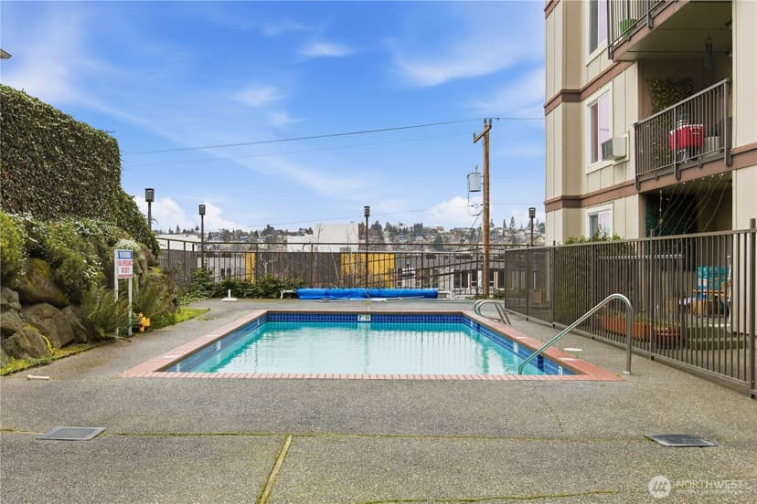 Property photo for 2253 Gilman Drive W #105, Seattle photo 32