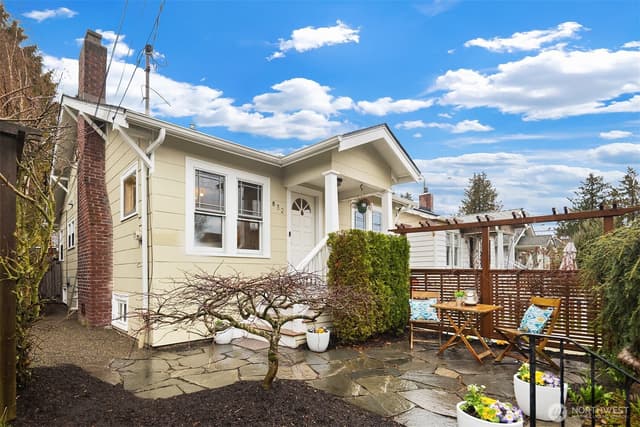 Property photo for 832 NW 67th Street, Seattle photo 2