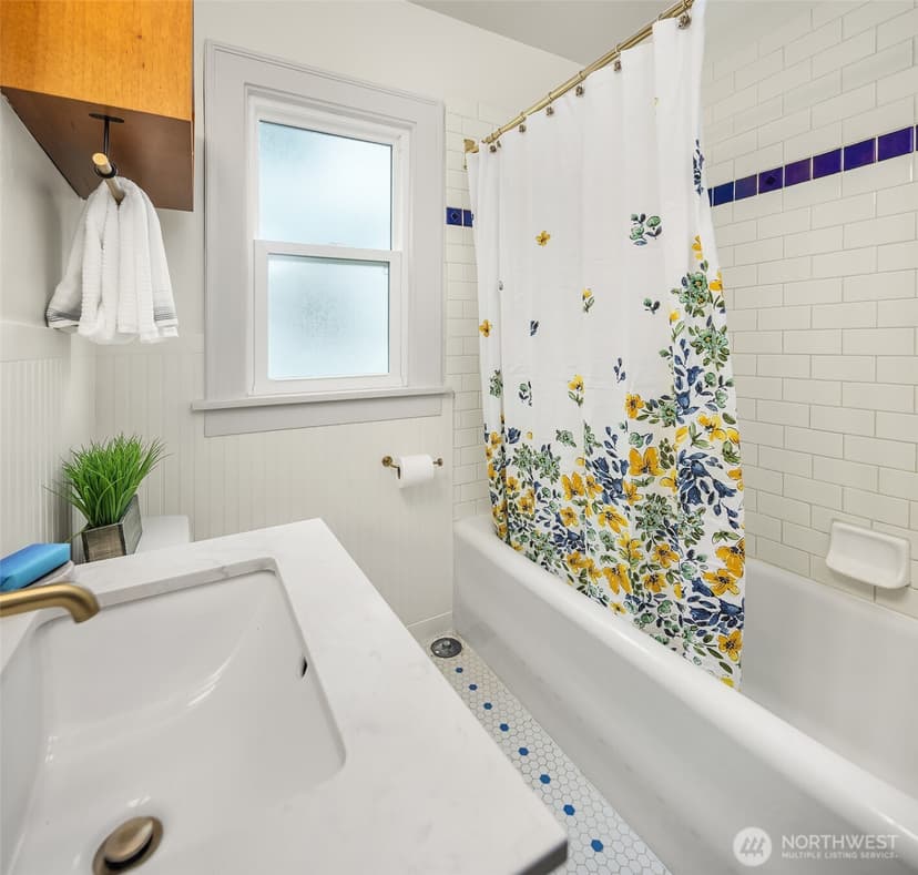 Property photo for 832 NW 67th Street, Seattle photo 15