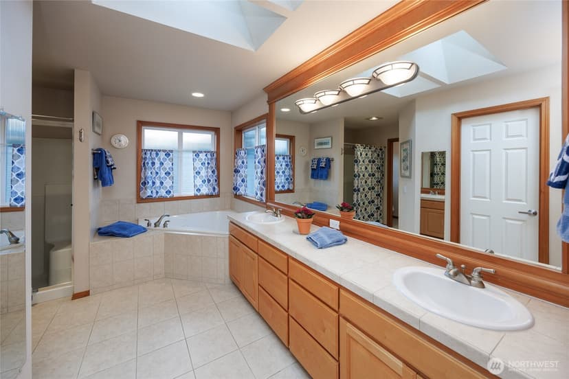 Property photo for 17001 31st Drive SE, Bothell photo 24
