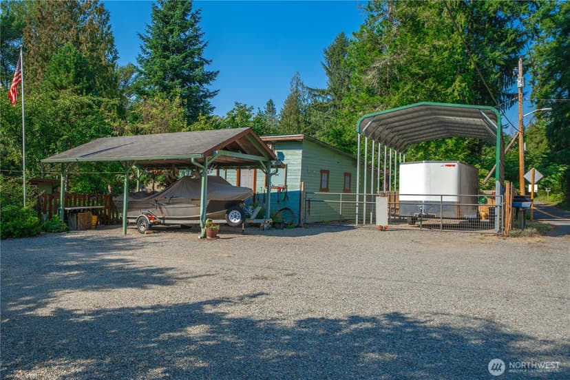 Property photo for 23711 Dorre Don Way SE, Maple Valley photo 28