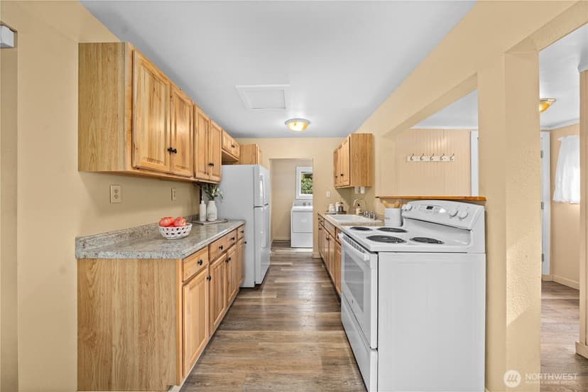 Property photo for 23711 Dorre Don Way SE, Maple Valley photo 15