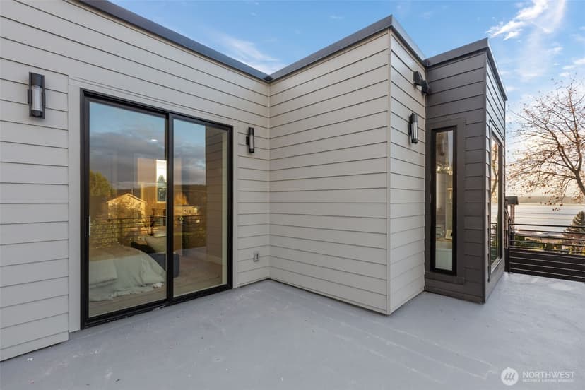 Property photo for 904 N 33rd Place, Renton photo 31