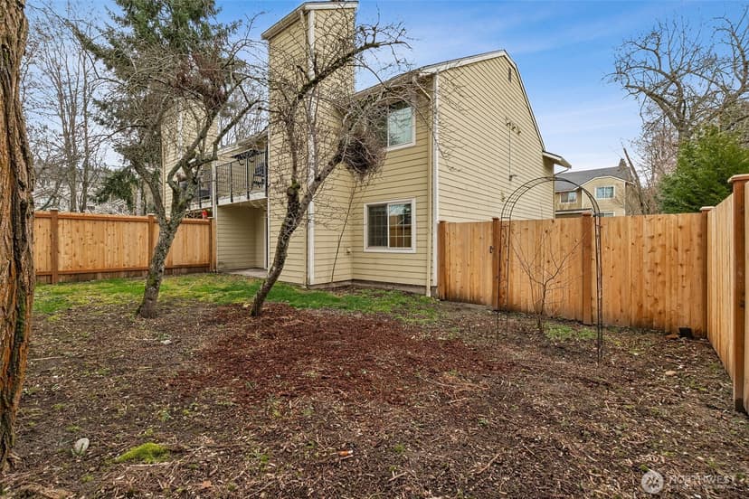 Property photo for 9810 28th Avenue SW #B101, Seattle photo 18