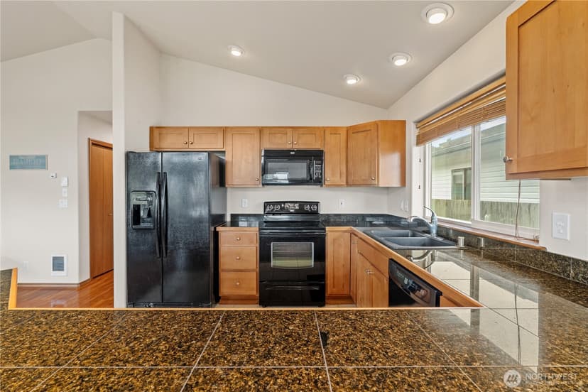 Property photo for 329 Cockle Street SW, Ocean Shores photo 7