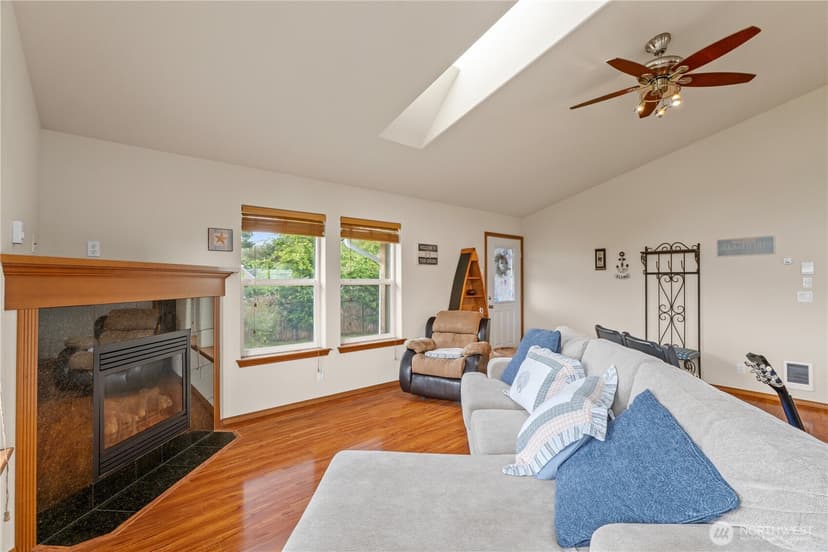 Property photo for 329 Cockle Street SW, Ocean Shores photo 9