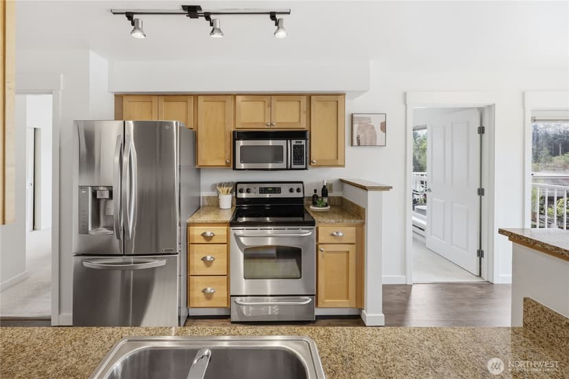 Property photo for 300 High School Road NE #300, Bainbridge Island photo 18
