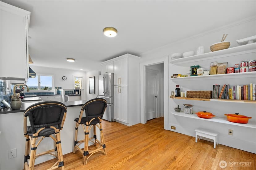 Property photo for 246 Dorffel Drive E, Seattle photo 17