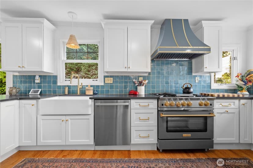 Property photo for 246 Dorffel Drive E, Seattle photo 15