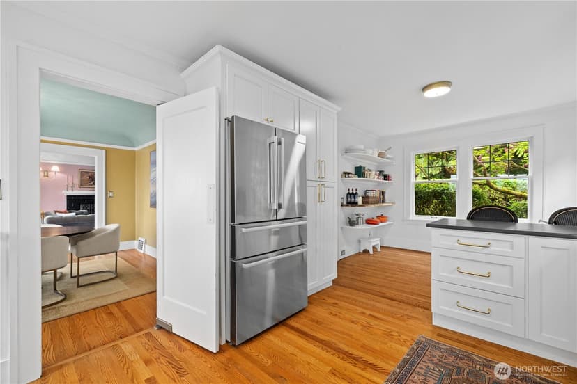Property photo for 246 Dorffel Drive E, Seattle photo 16