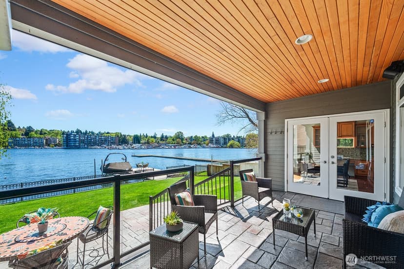 Property photo for 8696 Island Drive S, Seattle photo 4
