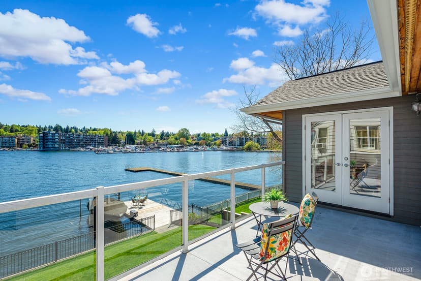 Property photo for 8696 Island Drive S, Seattle photo 34