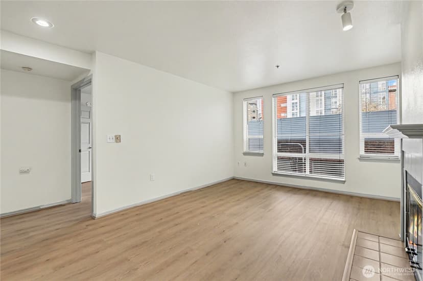 Property photo for 3028 Western Avenue #214, Seattle photo 9