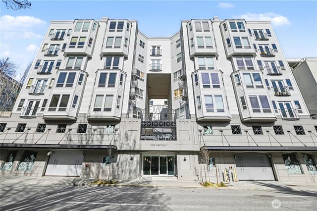 Property photo for 3028 Western Avenue #214, Seattle