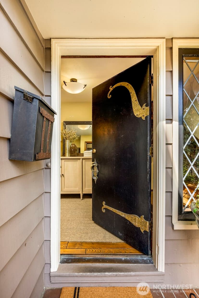 Property photo for 4006 NE 38th Street, Seattle photo 8