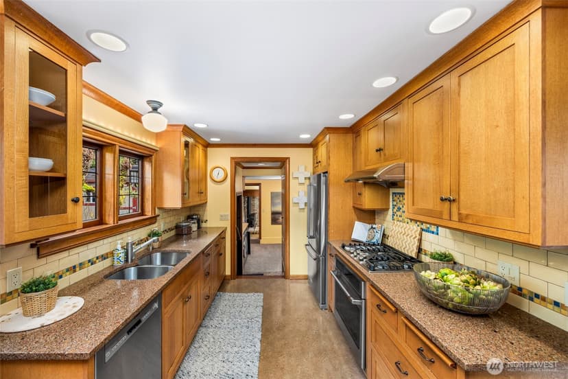 Property photo for 4006 NE 38th Street, Seattle photo 20