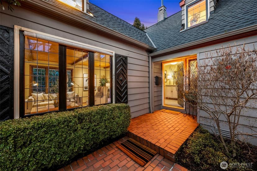 Property photo for 4006 NE 38th Street, Seattle photo 5