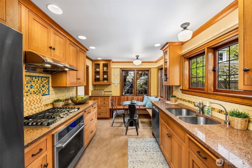 Property photo for 4006 NE 38th Street, Seattle photo 17