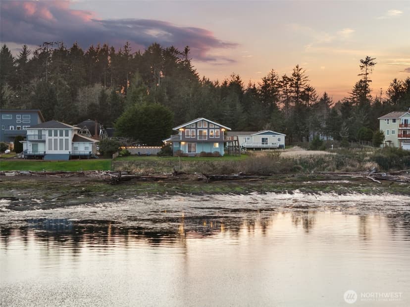 Property photo for 138 Sunrise Avenue SE, Ocean Shores photo 34