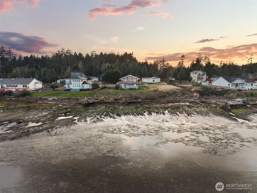 Property photo for 138 Sunrise Avenue SE, Ocean Shores photo 33