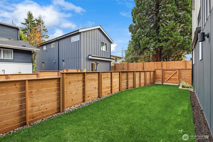 Property photo for 13548 39th Avenue NE, Seattle photo 27