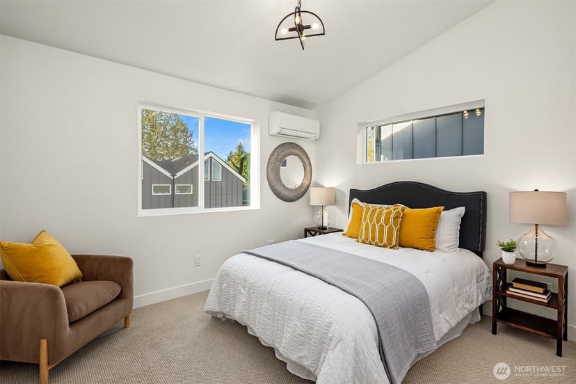 Property photo for 13548 39th Avenue NE, Seattle photo 20