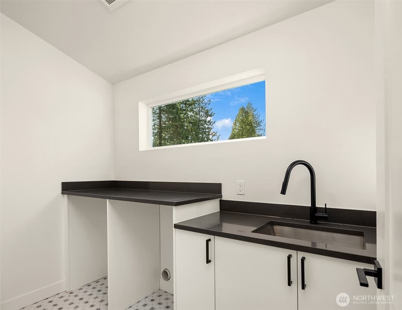 Property photo for 13548 39th Avenue NE, Seattle photo 21