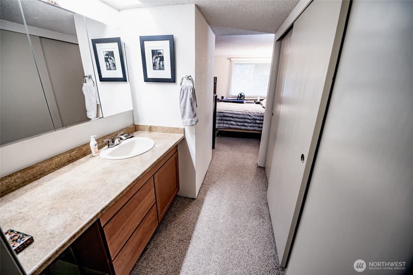 Property photo for 4635 W Lake Sammamish Parkway SE #G305, Issaquah photo 14