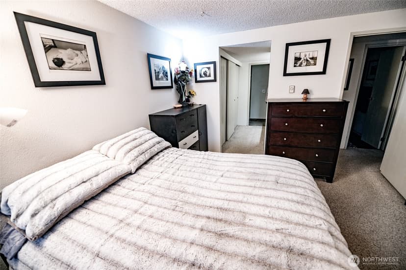 Property photo for 4635 W Lake Sammamish Parkway SE #G305, Issaquah photo 16