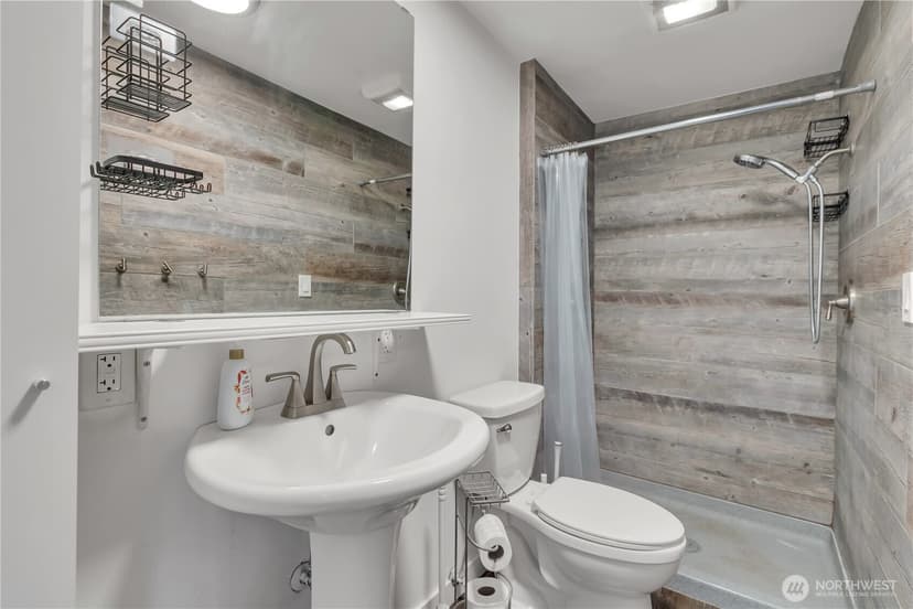 Property photo for 812 Maplewood Avenue, Kent photo 22