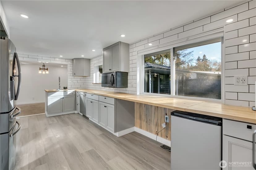 Property photo for 812 Maplewood Avenue, Kent photo 15