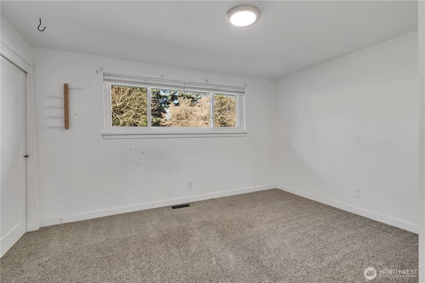 Property photo for 812 Maplewood Avenue, Kent photo 23