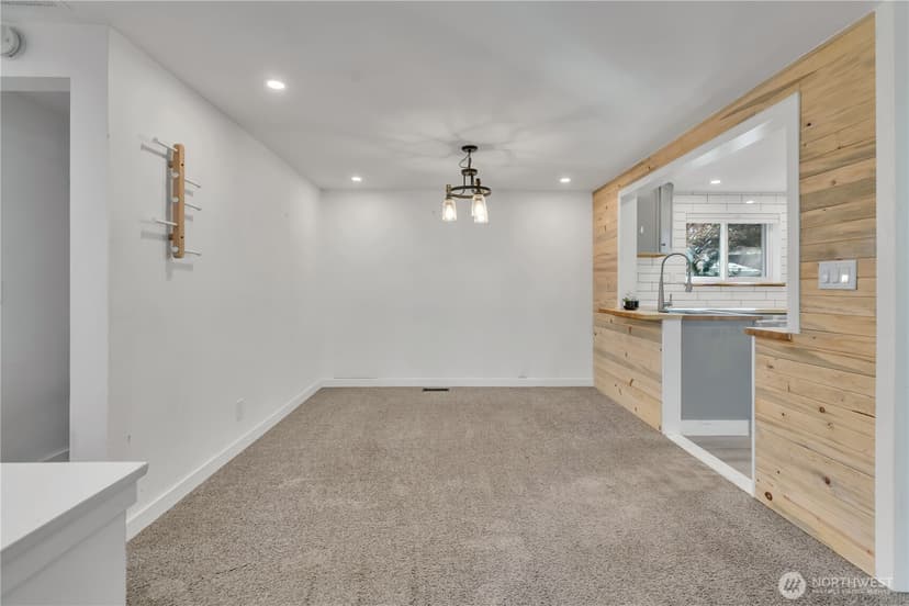 Property photo for 812 Maplewood Avenue, Kent photo 9