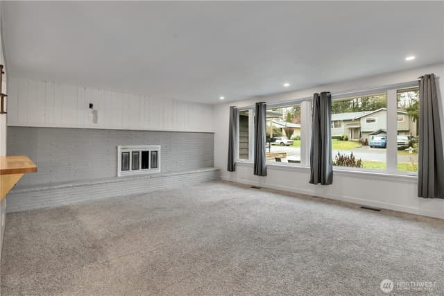 Property photo for 812 Maplewood Avenue, Kent photo 4