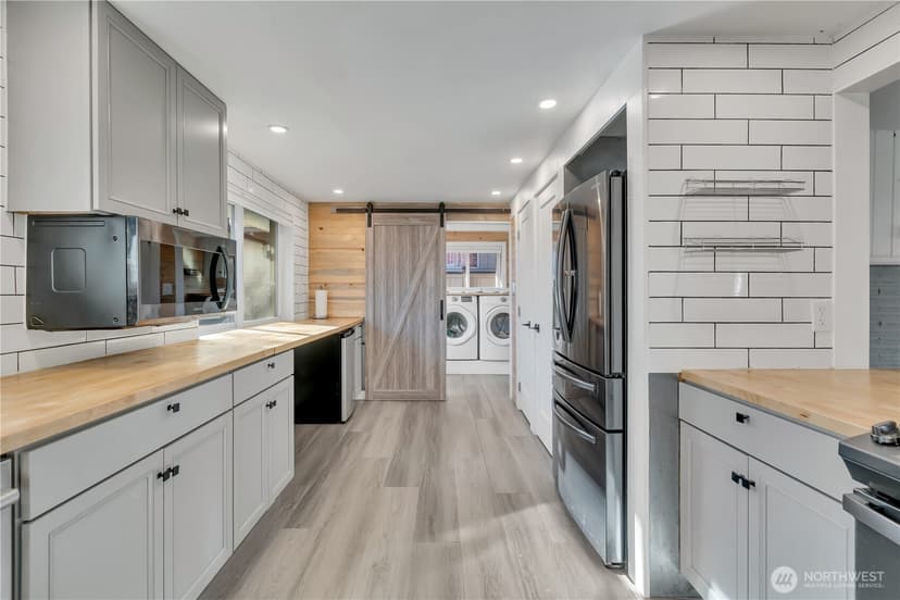 Property photo for 812 Maplewood Avenue, Kent photo 11