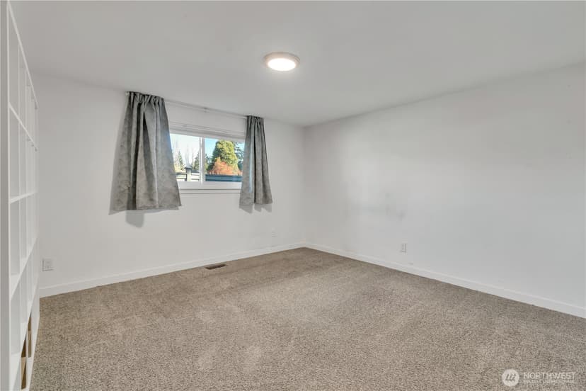Property photo for 812 Maplewood Avenue, Kent photo 24
